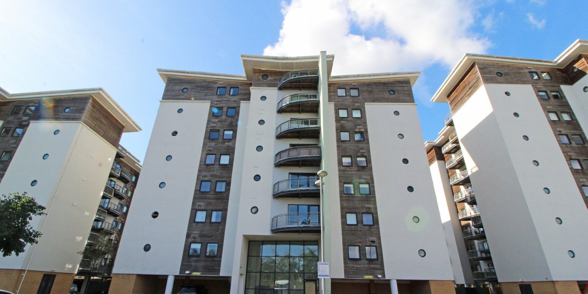 Photo of Ravenswood, Victoria Wharf