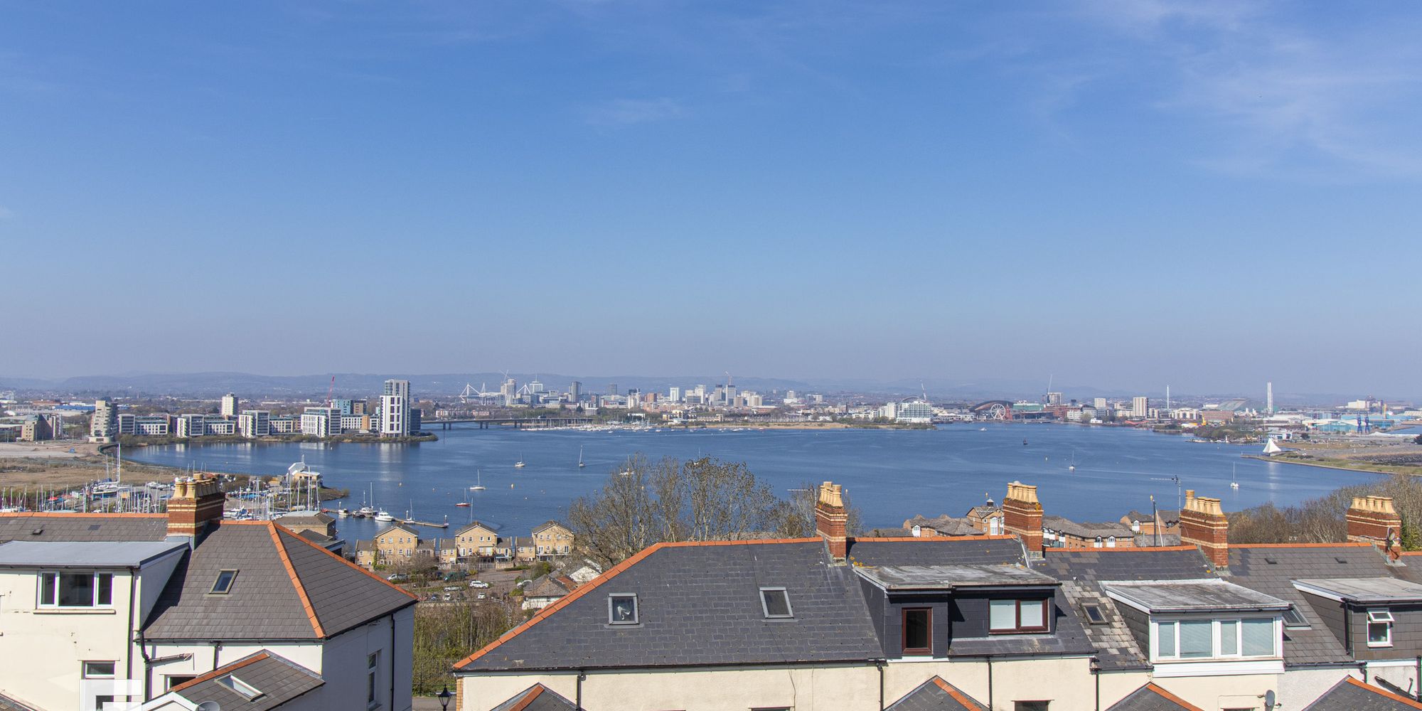2 Bedroom Apartment On Queens Road, Penarth, CF64