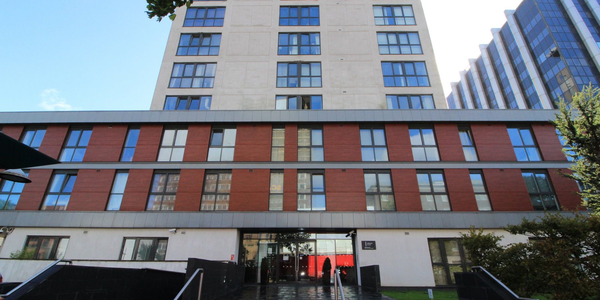 1 Bedroom Apartment On Admiral House, Newport Road, CardiffTo Let