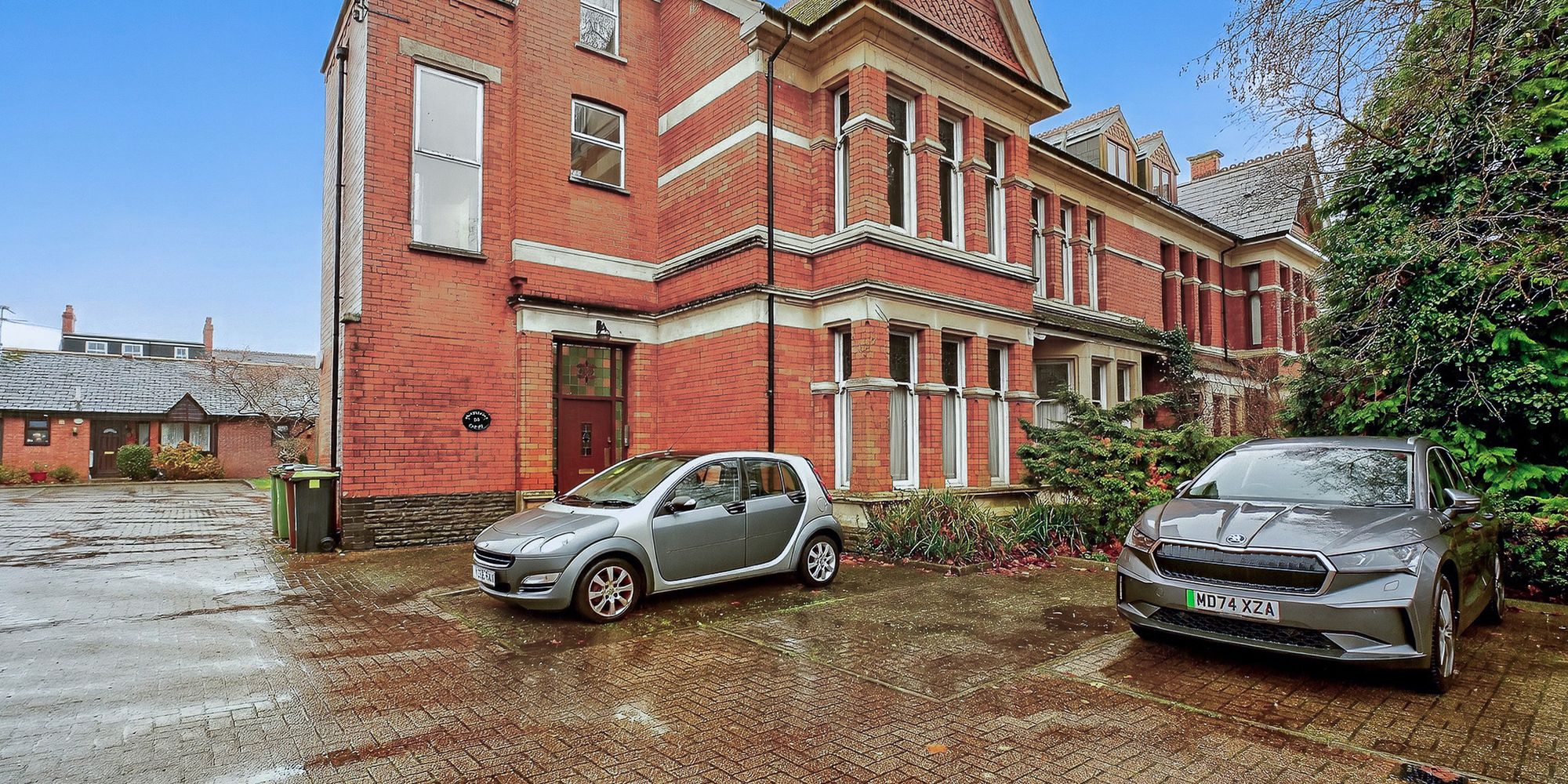 2 Bedroom Flat On Penylan Road, Penylan, CF23For Sale