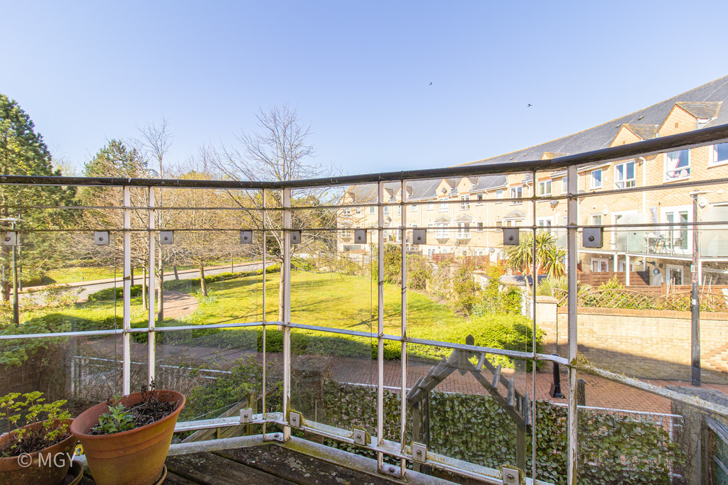 Image 13 Chandlers Way, Penarth