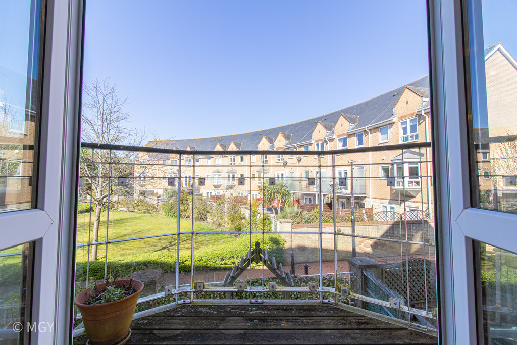 Image 8 Chandlers Way, Penarth