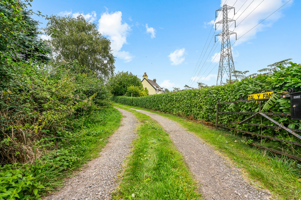 Image 19 Tal y Fan, Nant Y Ffynnon, Capel Llanilltern, Cardiff