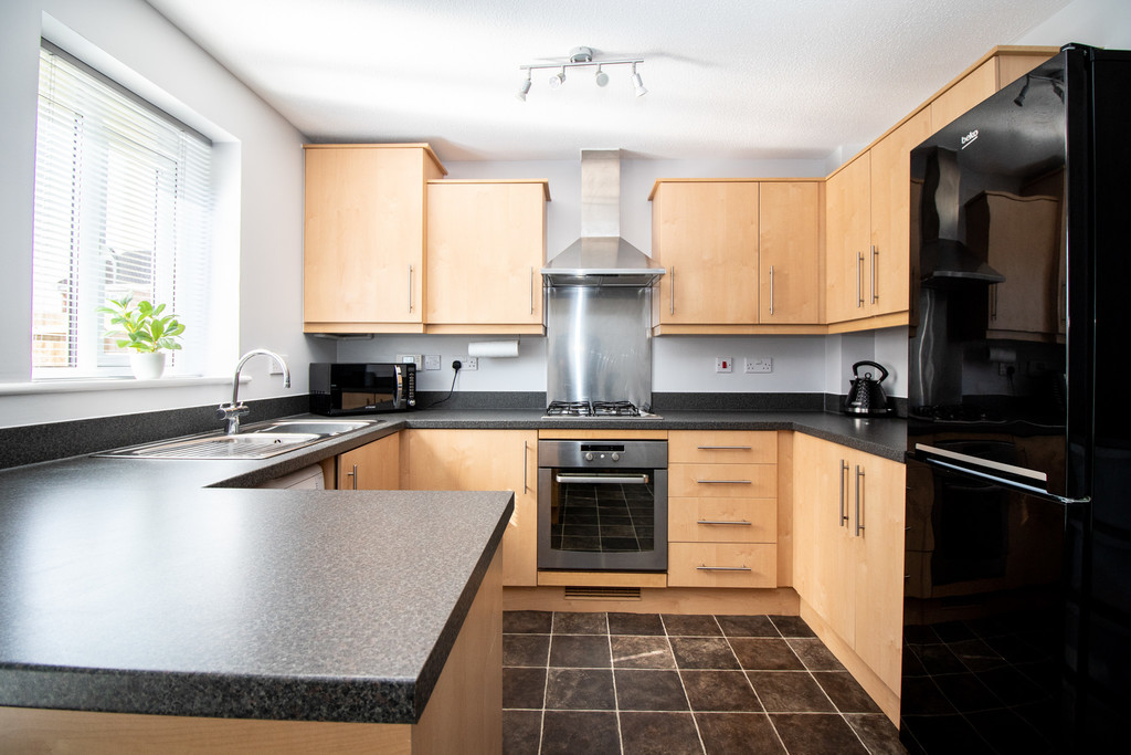 Image 3 Blackthorn Court, Llanharry