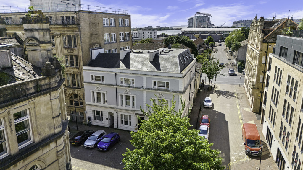 Image 10 Marine House, Mount Stuart Square