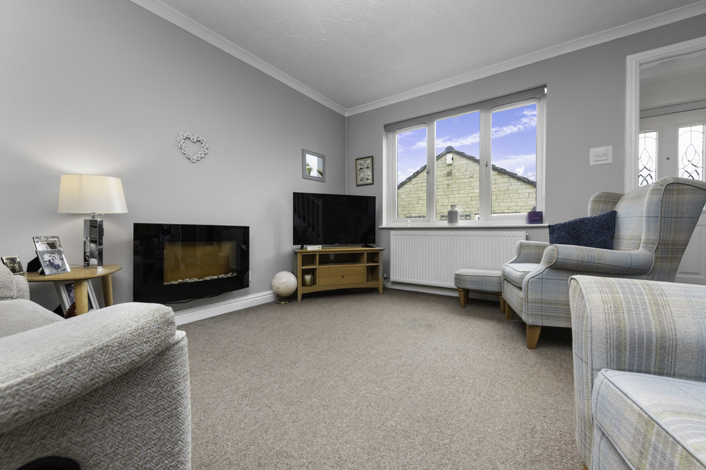 Image 1 De Braose Close, Danescourt