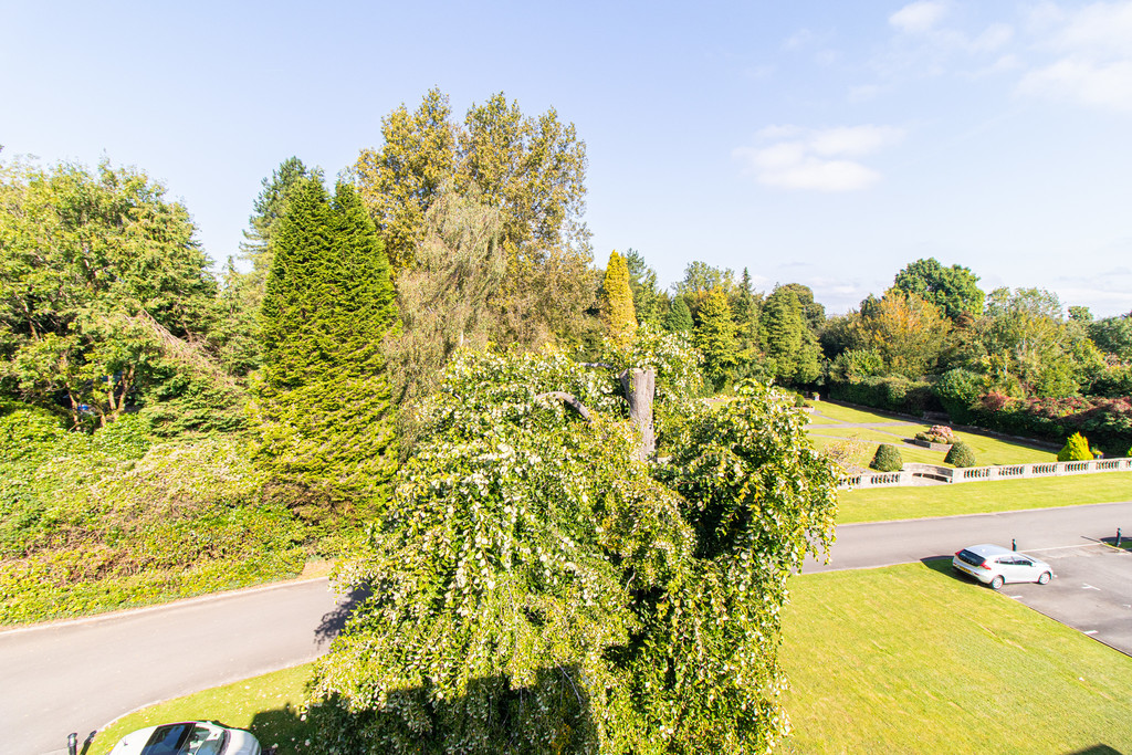 Image 26 Western Courtyard, Talygarn, Pontyclun