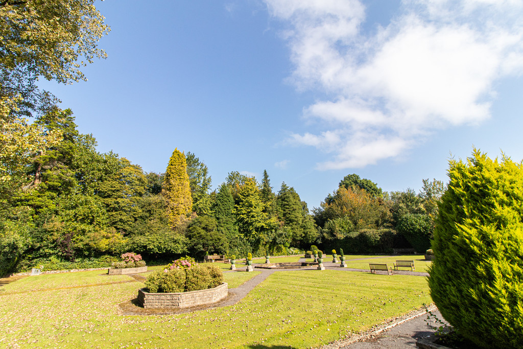 Image 3 Western Courtyard, Talygarn, Pontyclun