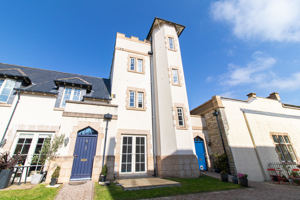 Image 28 Western Courtyard, Talygarn, Pontyclun